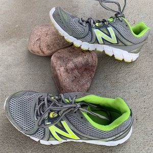 New Balance 750 V2 Women’s size 7.5 EUC